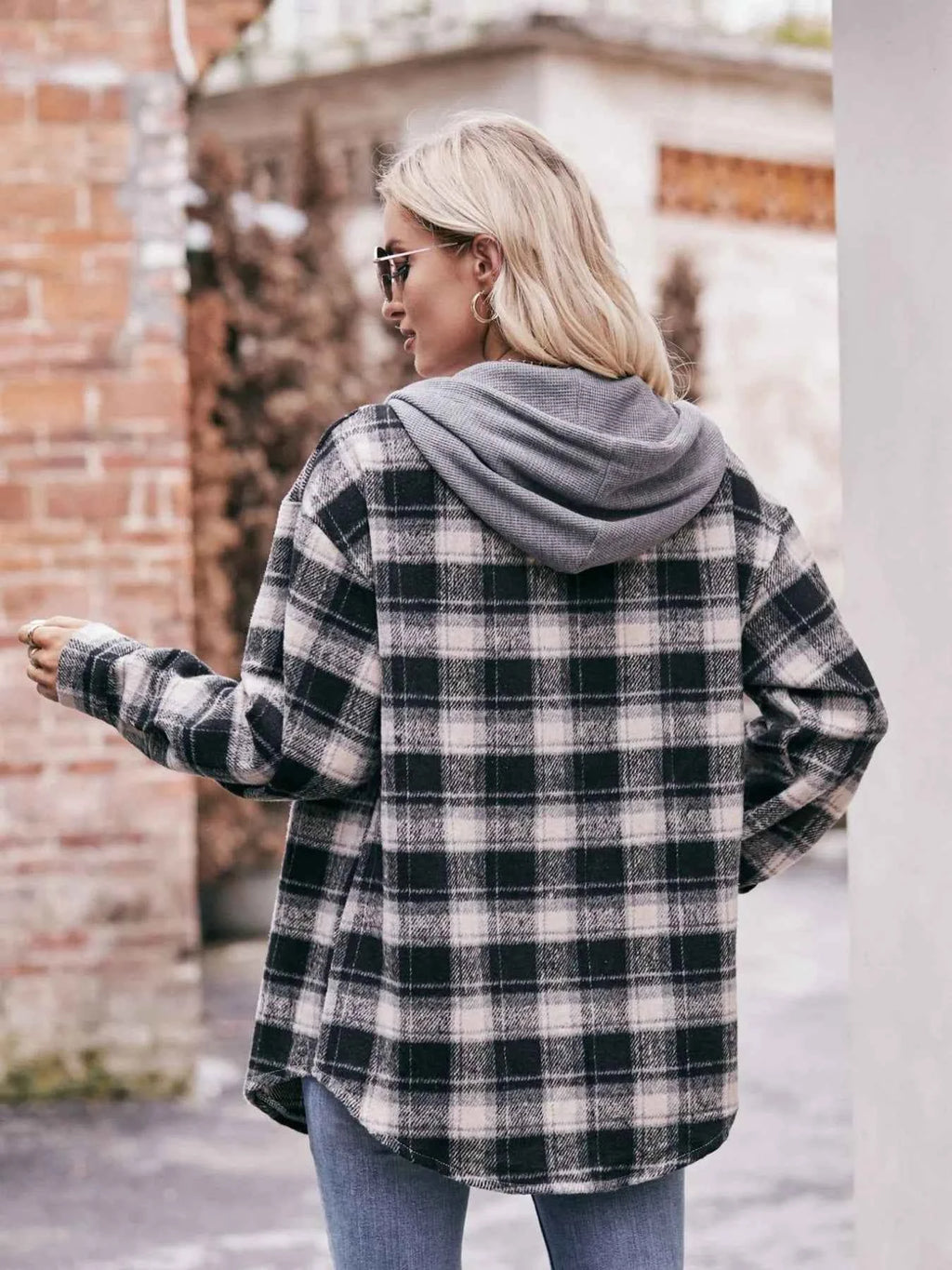 Oversized Plaid Button Up Shacket 6c974597-93aa-43c2-a3a7-0b1385d772dd-Max-Origin