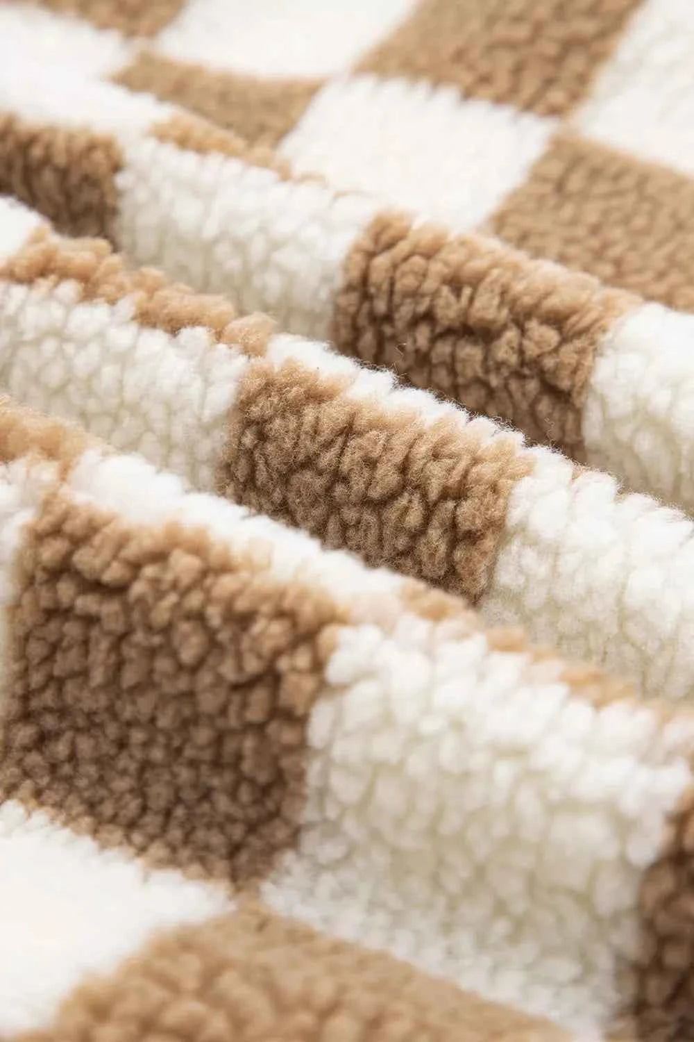 Checkered Sherpa Oversized Button Up Jacket 6cd7ff81-ac5d-457a-8fa3-67b23562b66c-Max-Origin