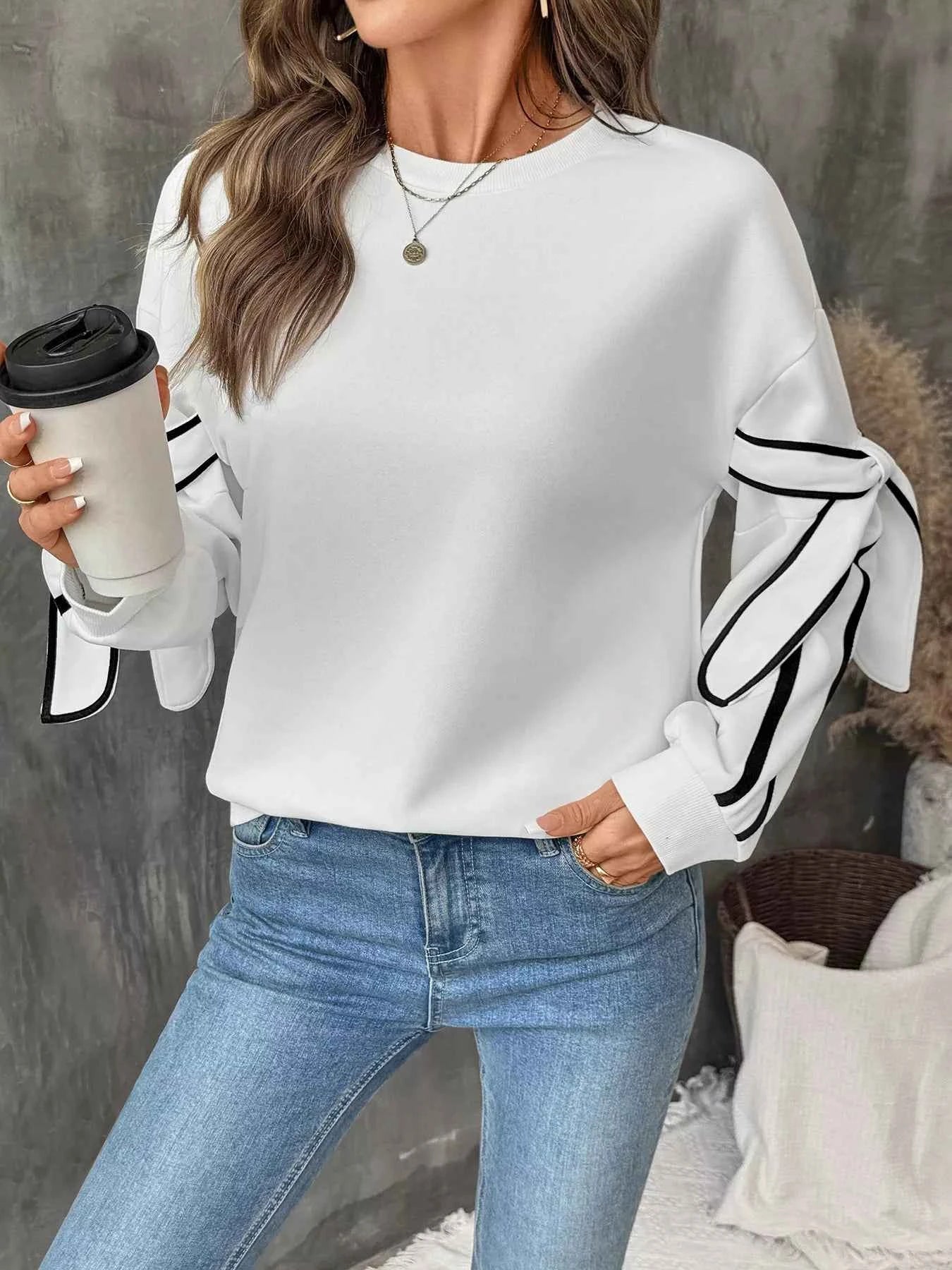 Side Striped Round Neck Sweatshirt 6d591eccbfb84fbe83a7deaf1dc48a63-Max-Origin