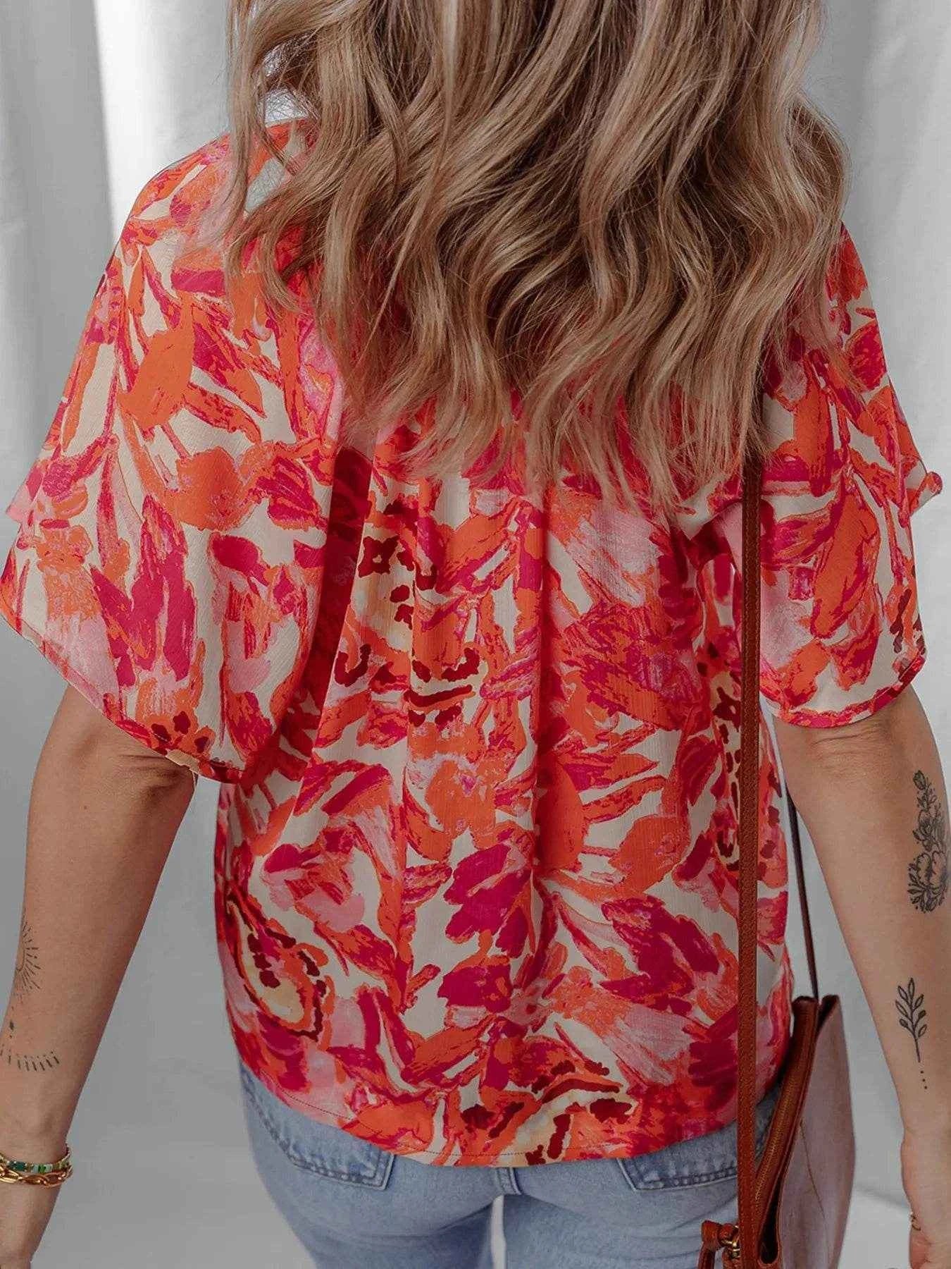 Abstract Print Striped Trim Split Neck Blouse 6f3be765a73e4ec099945ae2d400b58e-Max-Origin