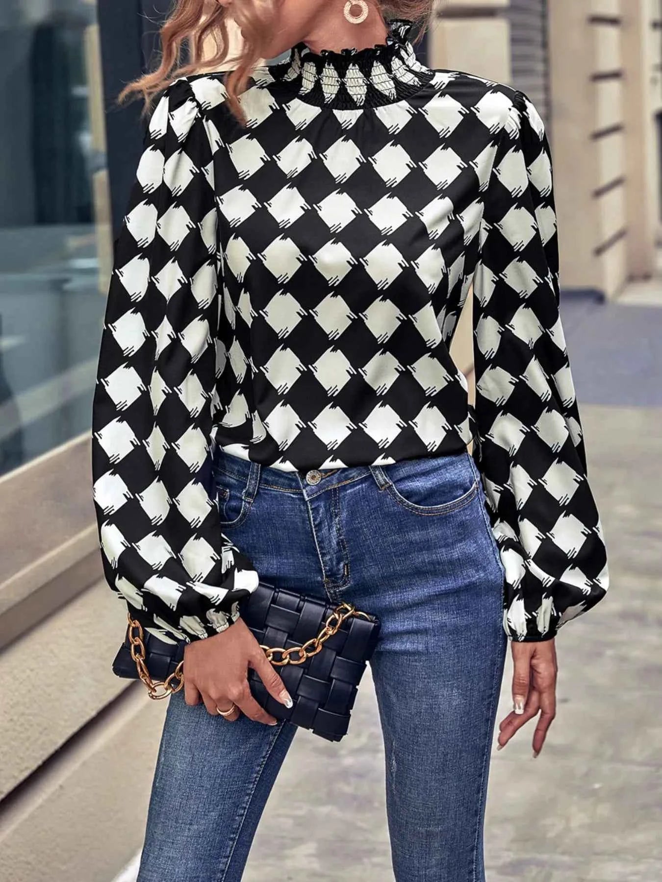 Checkered Pattern Balloon Sleeve Blouse 70e7294d-6b2d-4a48-804c-fee0eeb7de23-Max-Origin