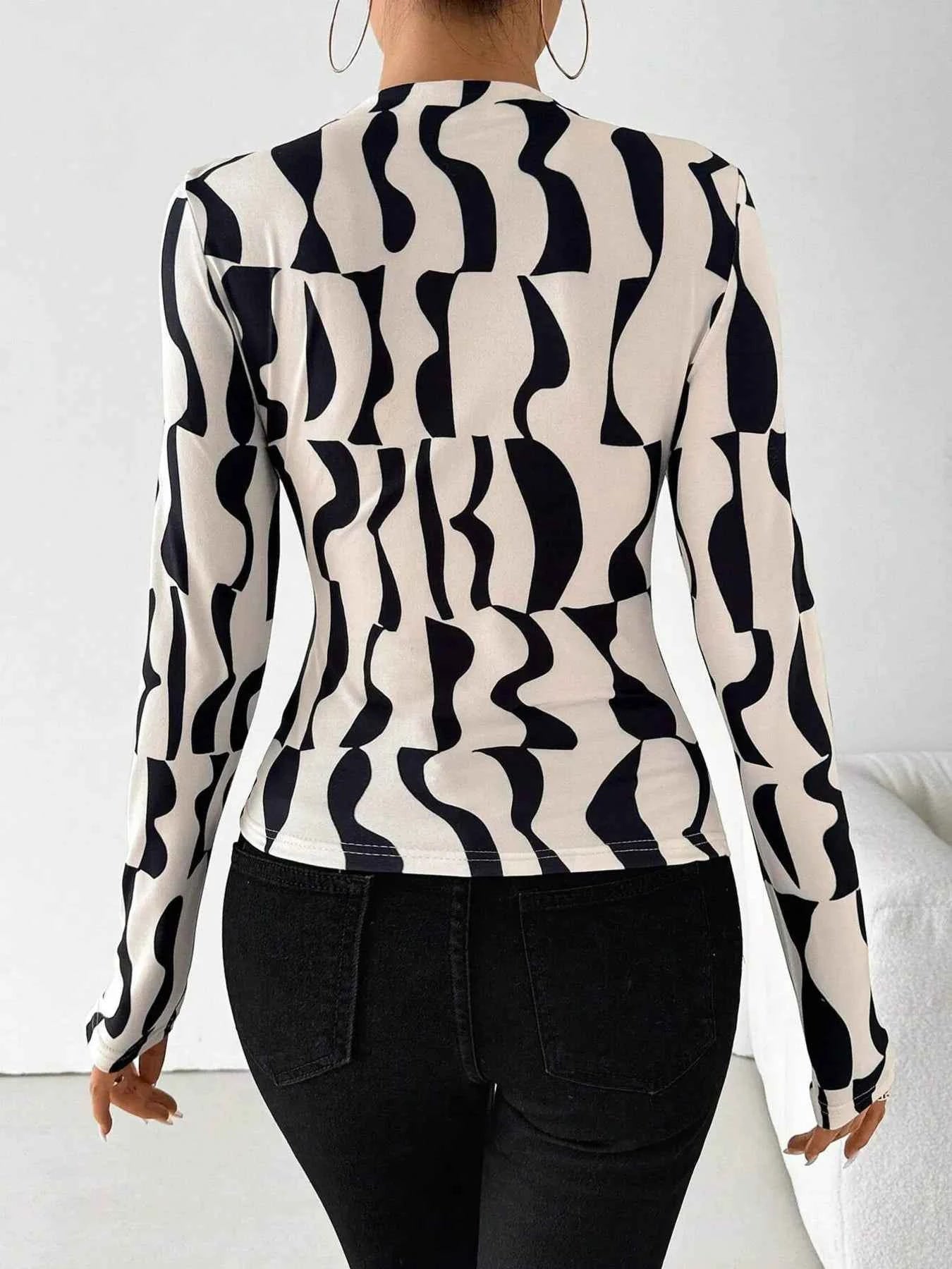 Printed Long Sleeve Blouse 713109f7b3154bca9df3e74f58d9b4b3-Max-Origin