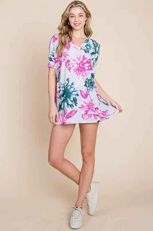 BOMBOM Floral V-Neck Short Sleeve T-Shirt 7174f3153b1b4053aa0767af190b836c-Max-Origin