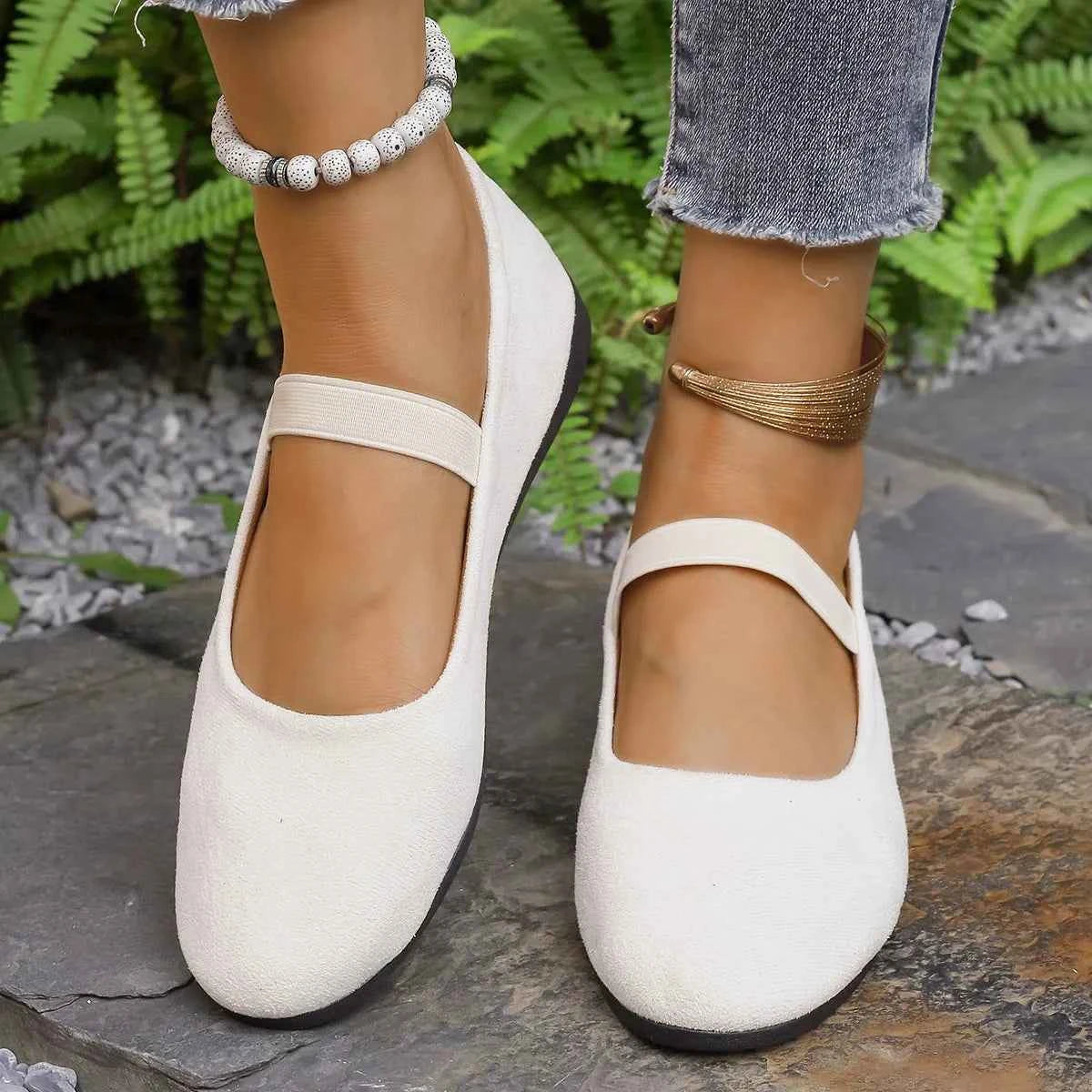 Round Toe Flats Slip-Ons White 71e8d25a881b4c72afae1fbb9297e00e-Max-Origin