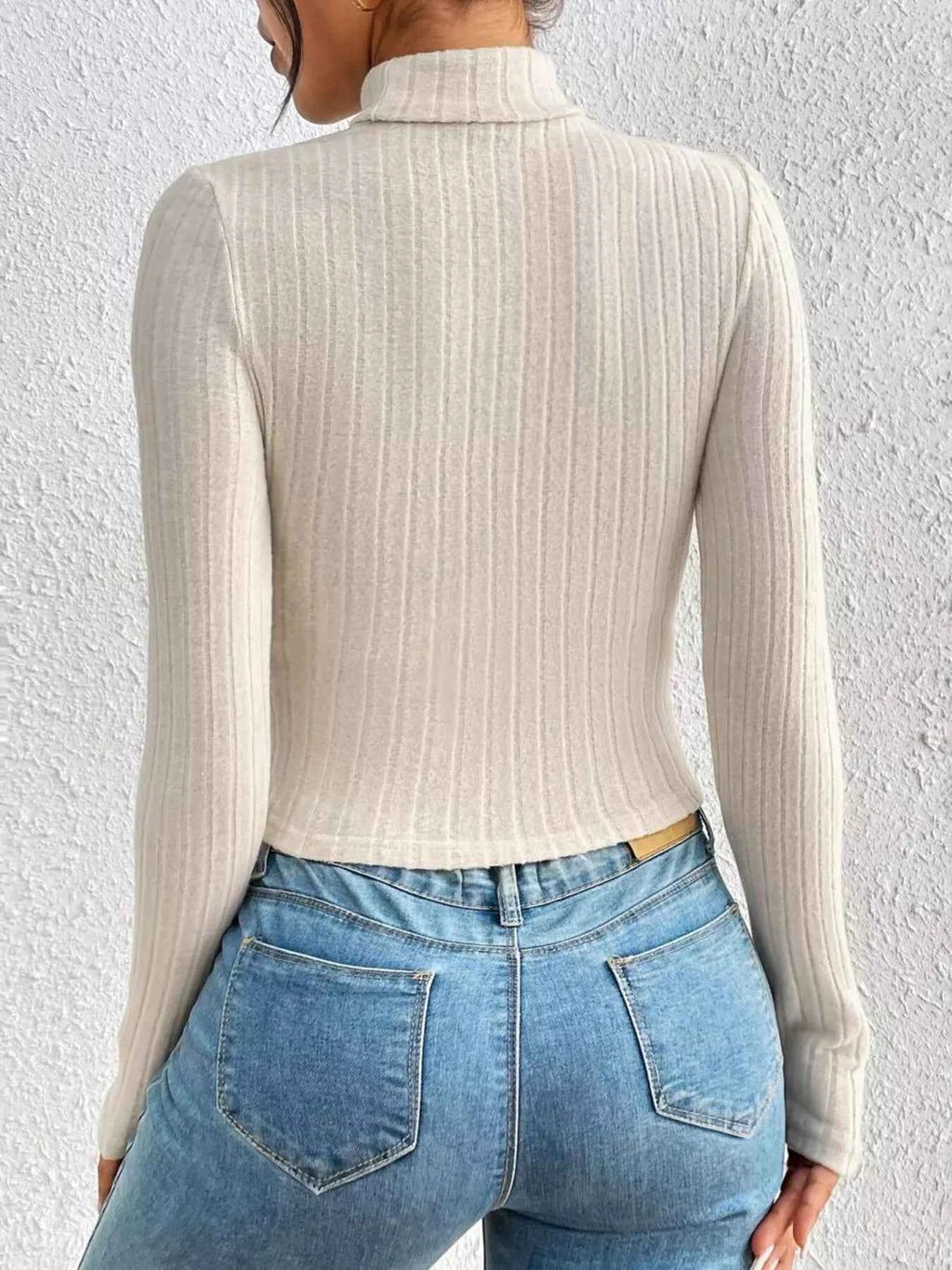 Ribbed Turtleneck Cutout Long Sleeve T-Shirt 71fd959b725343a1b40536355815dae1-Max-Origin