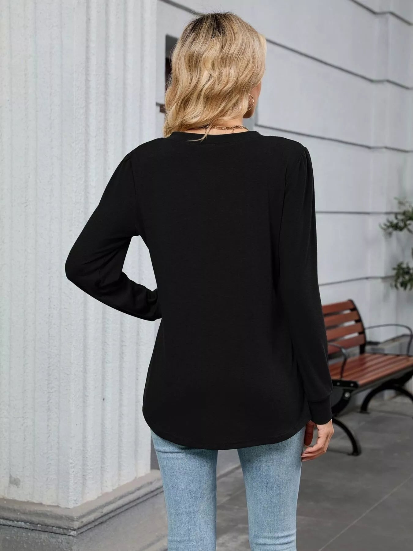 V-Neck Long Sleeve Relaxed Fit T-Shirt 72ffe2ceb9414366a6bc84a334507d14-Max-Origin