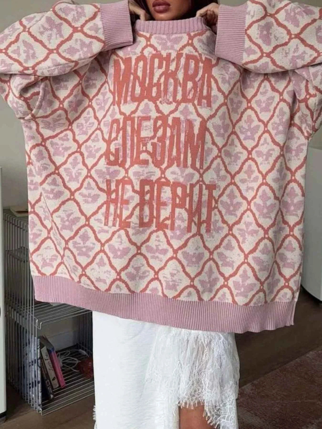 Letter Round Neck Long Sleeve Sweater 7360e97d-f1d6-4ef6-bdf2-399b2b2f735f-Max-Origin