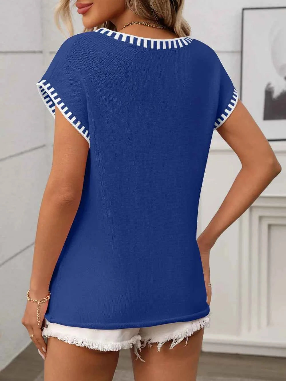 Contrast Trim V-Neck Short Sleeve Knit Top 747d04e3-1adf-452b-8c3a-3ec68742f8ed-Max