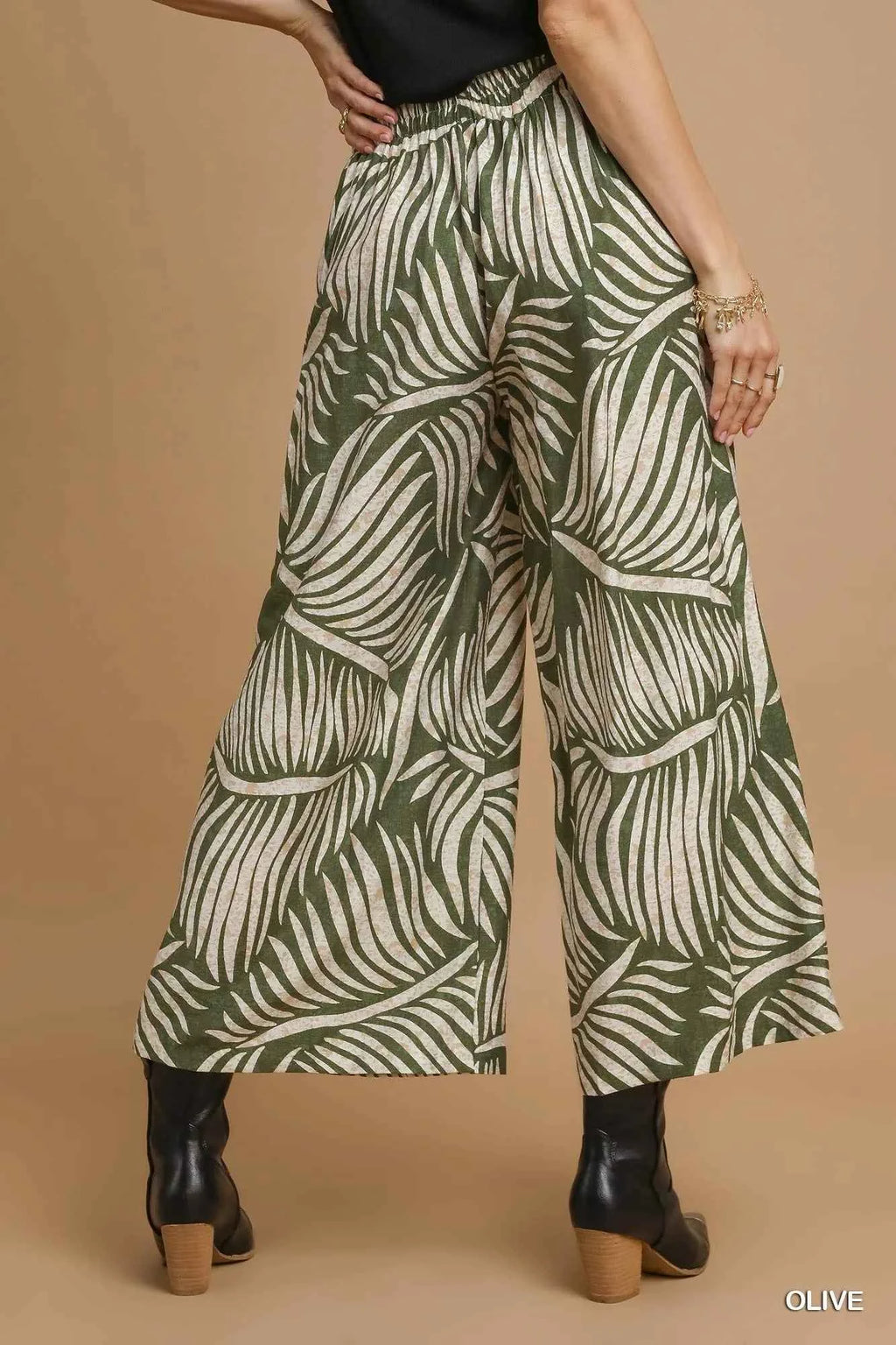 Umgee Palm Leaf Print Wide Leg Culotte Pants 74ae5725-9cf1-4e68-9c44-114b41d094c5-Max-Origin
