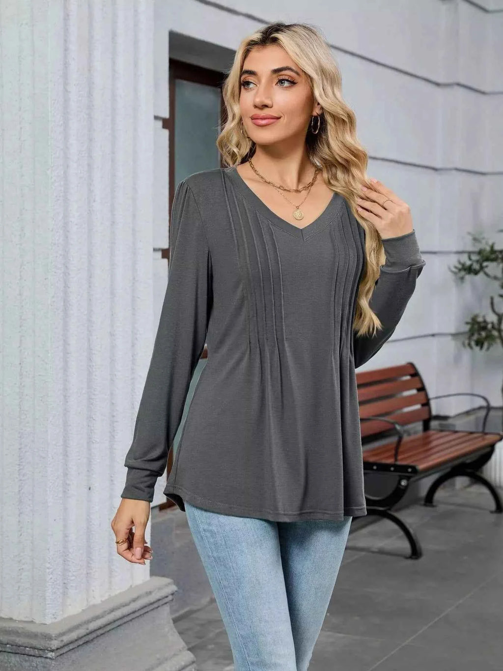 V-Neck Long Sleeve Relaxed Fit T-Shirt 7735306206d54cb69c0fac43e461ad93-Max-Origin
