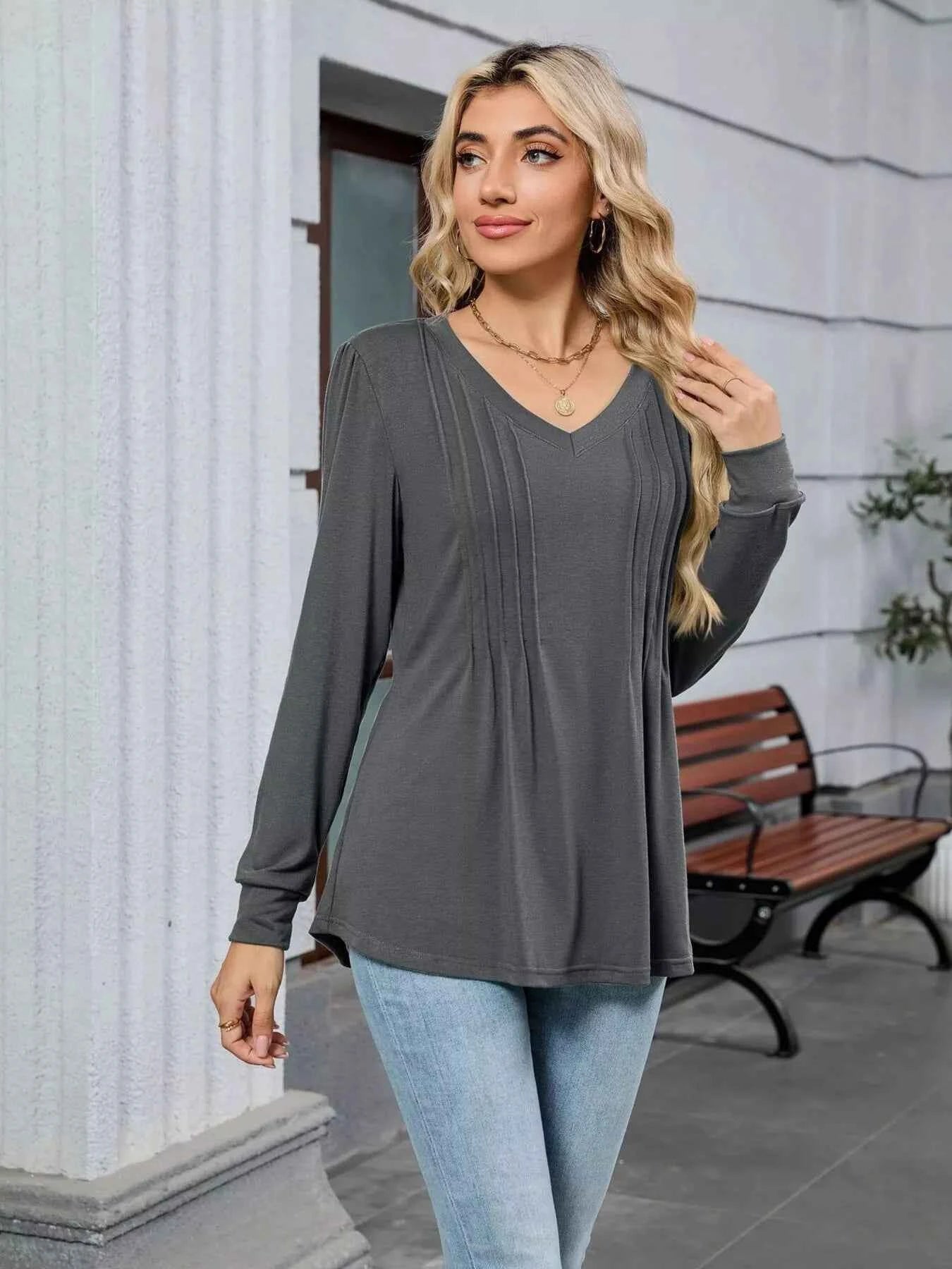V-Neck Long Sleeve Relaxed Fit T-Shirt 7735306206d54cb69c0fac43e461ad93-Max-Origin
