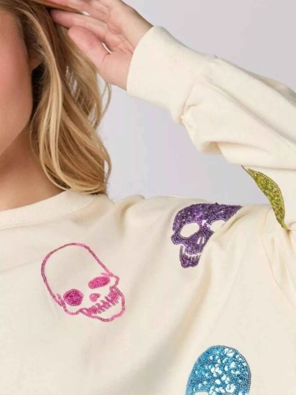 Sequin Skull Long Sleeve Sweatshirt 775b50f2-b0e7-4afe-bb09-a80c085b1aa5-Max-Origin