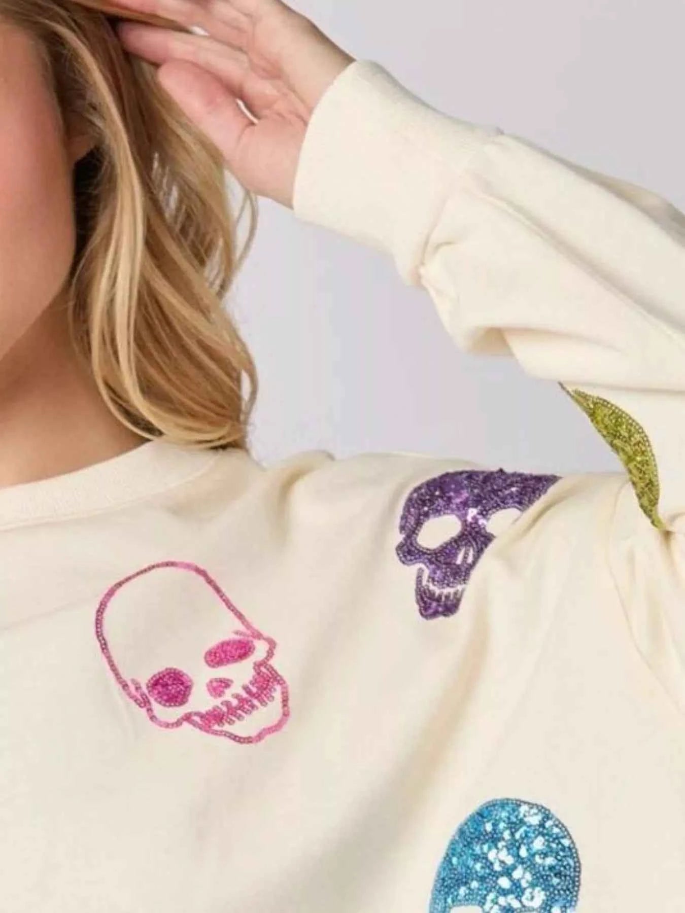 Sequin Skull Long Sleeve Sweatshirt 775b50f2-b0e7-4afe-bb09-a80c085b1aa5-Max-Origin