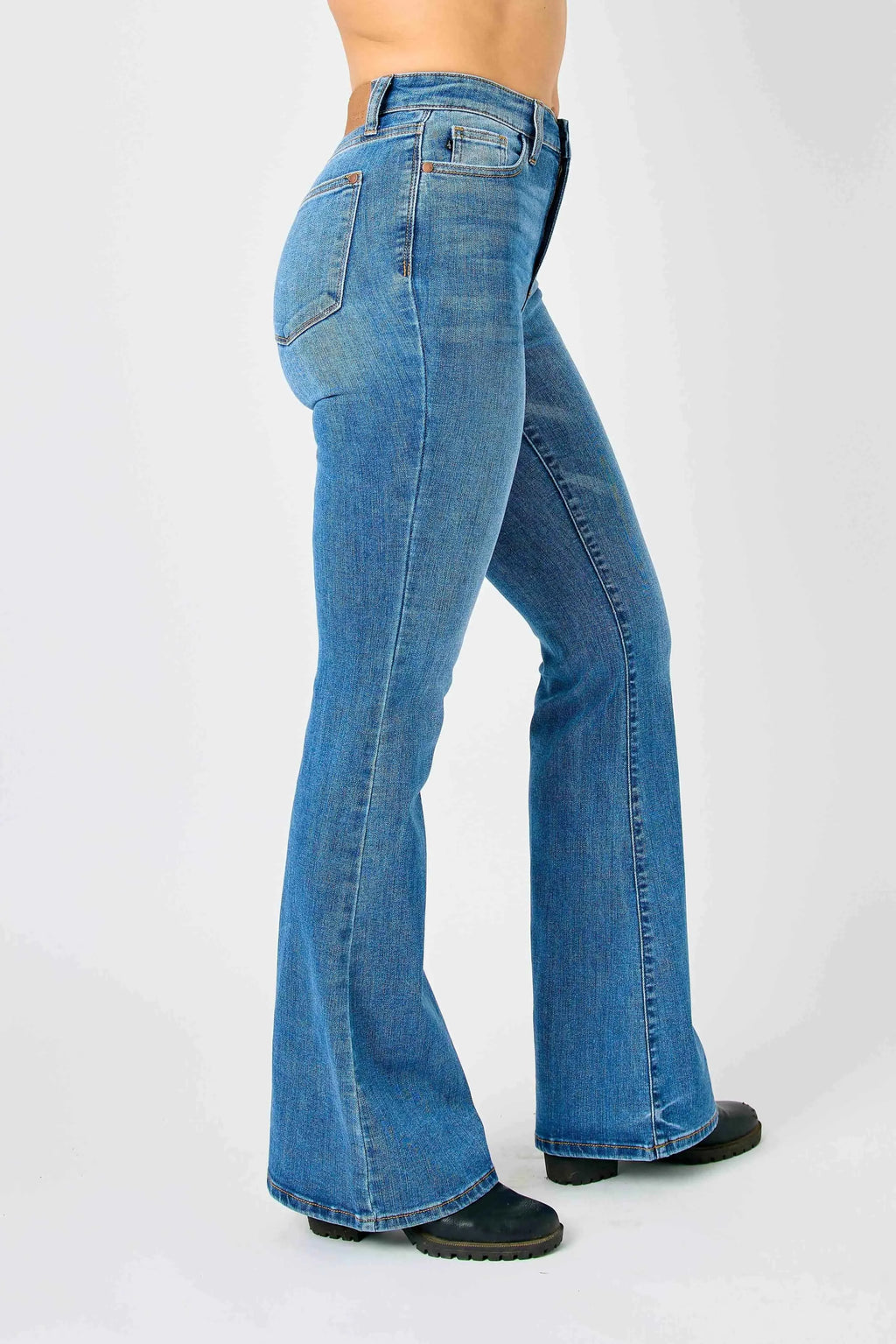 Judy Blue Full Size Hw Classic Flare Jeans Plus Size 7a7522e9c60d4ba4bed0936eae1f8a71-Max-Origin