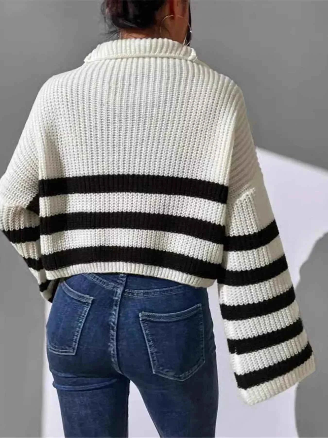 Striped Half Zip Cropped Sweater 7cbc4c97ae524ee6b38526dd2b8e9741-Max-Origin