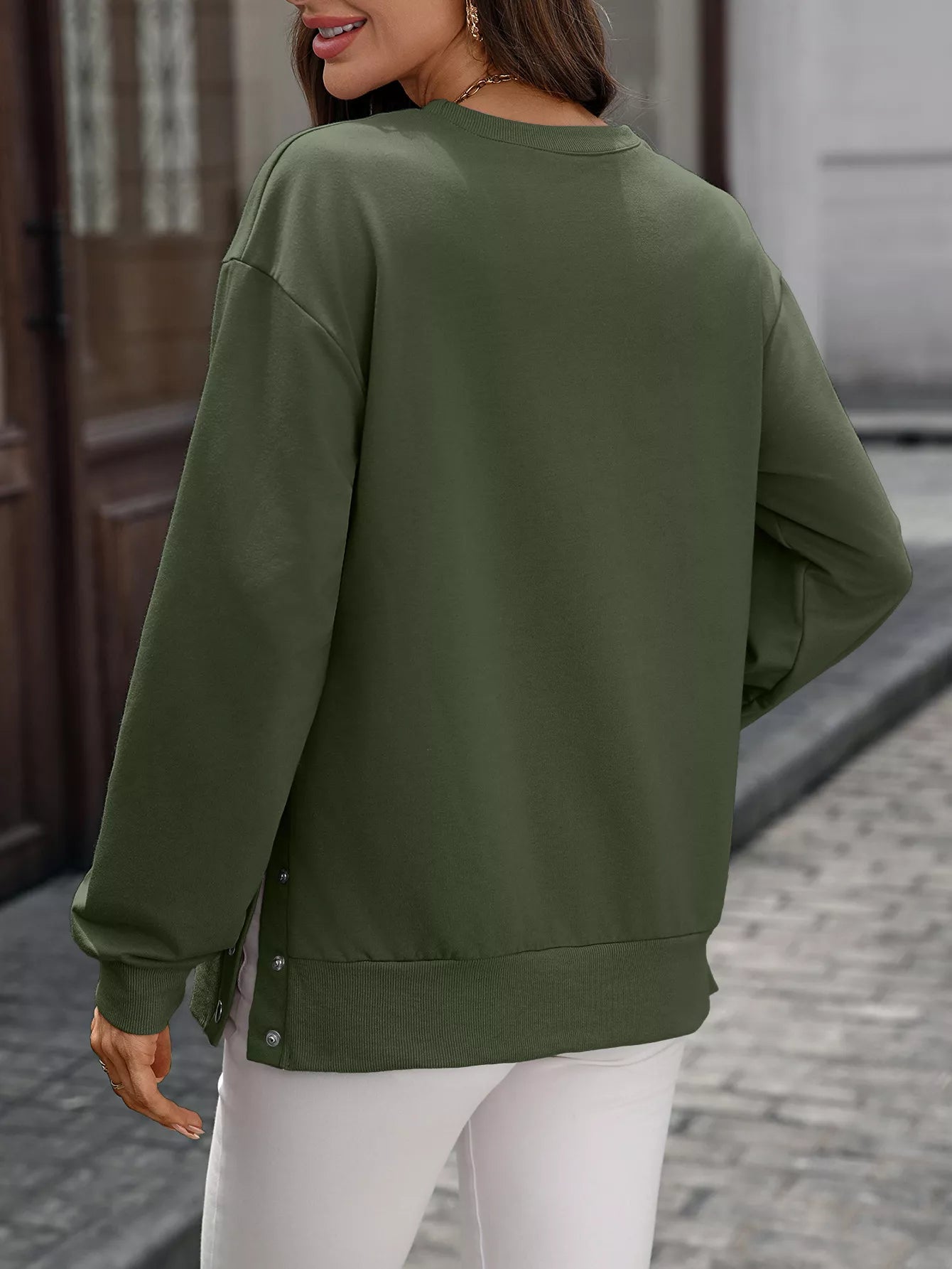 Side Snap Round Neck Sweatshirt 7dfc42af-ff52-4e6b-863b-6c379d265887-Max-Origin