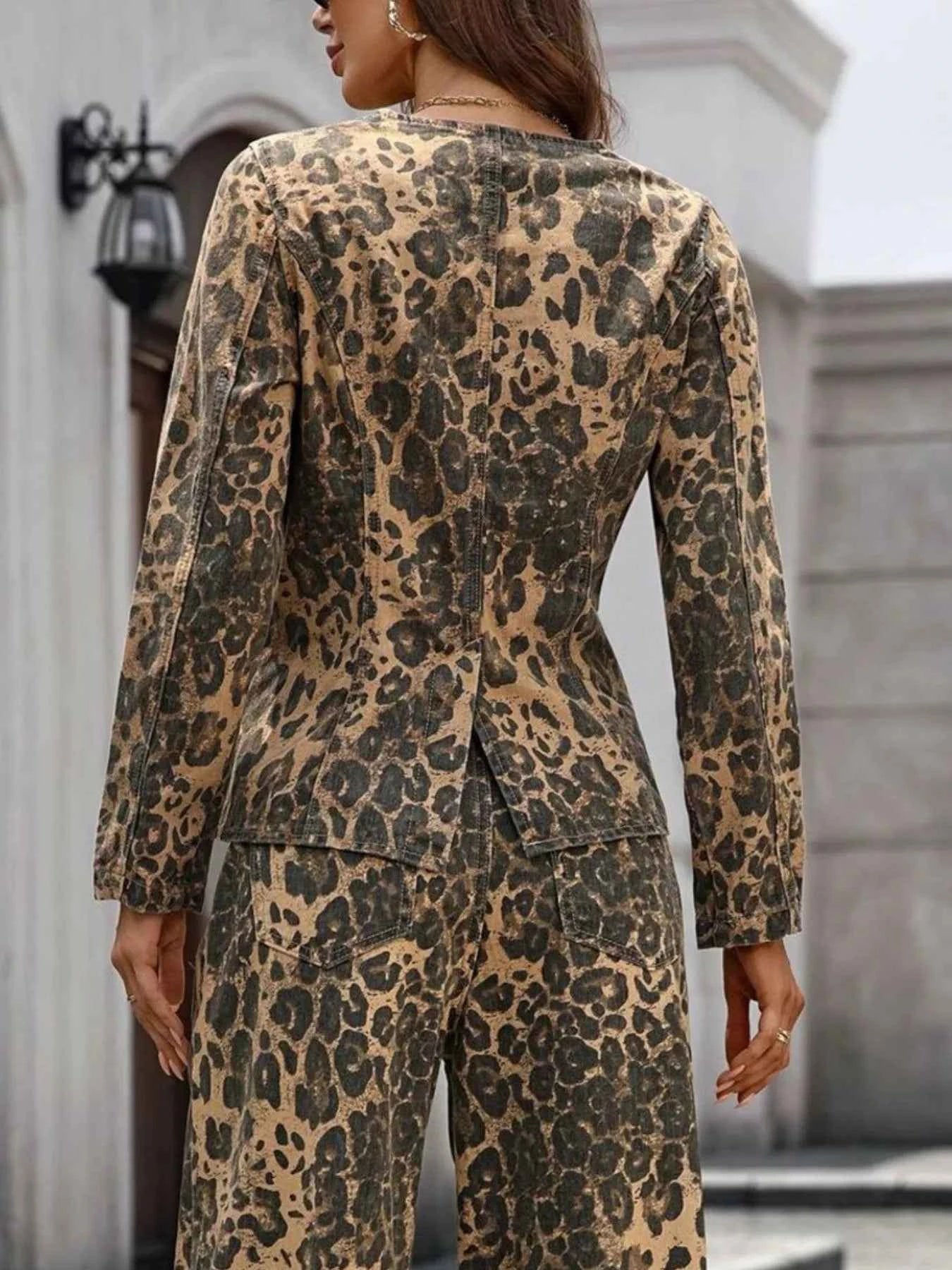 Leopard Button Up Long Sleeve Denim Shirt 7eac89d4-621b-4edc-bb3d-4a6978562797-Max-Origin