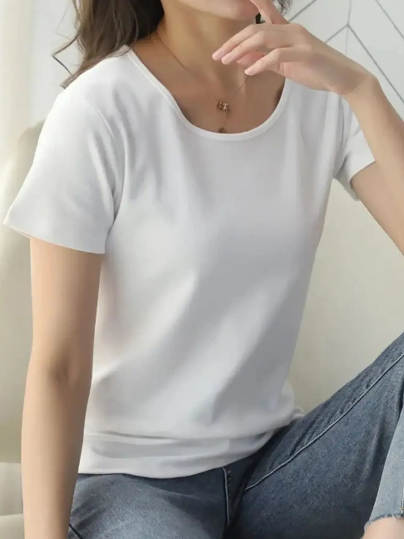 Round Neck Short Sleeve T-Shirt White 7f3bf879-86a4-4446-9a6d-507828445c11-Max-Origin