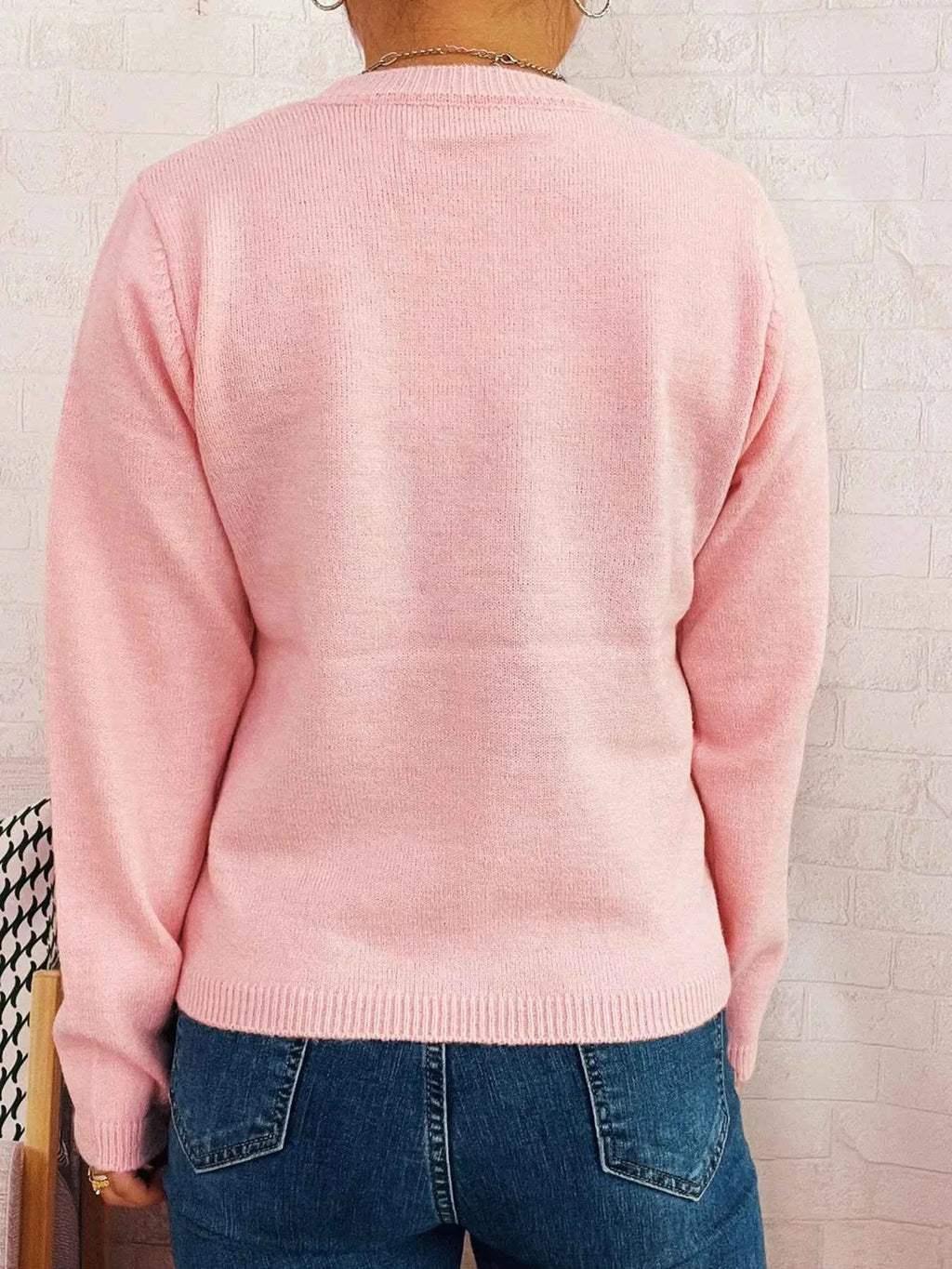 Flower Contrast Round Neck Sweater 7fdb1b32aa0d4669a813de458fd2366f-Max-Origin