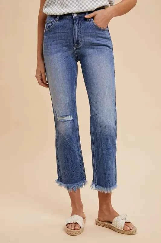 Annie Wear Distressed Raw Hem Straight Leg Cropped Jeans Medium 80caca6e-a6b5-4ec8-a97a-47933530a55c-Max