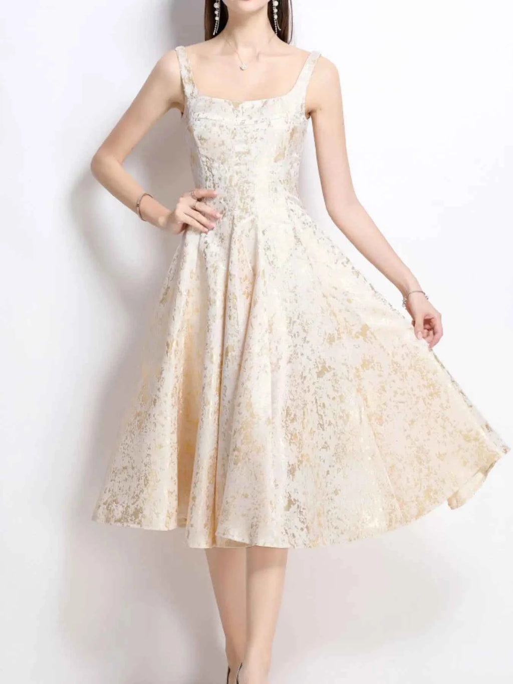 Floral A-Line Sleeveless Midi Dress 820110cc-1395-4bc7-a20c-8c9c6811595b-Max-Origin_44771357-d10b-4508-be06-90cf4163f9e6