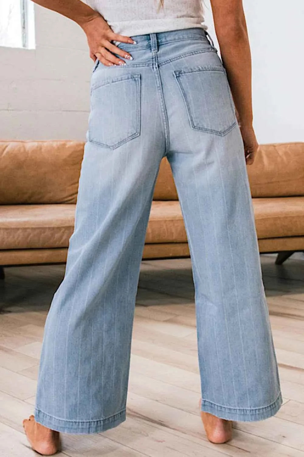 Wide Leg Button Fly Jeans 82c743ac-f4c2-4a2c-9e3a-48374a1a4aa9-Max-Origin