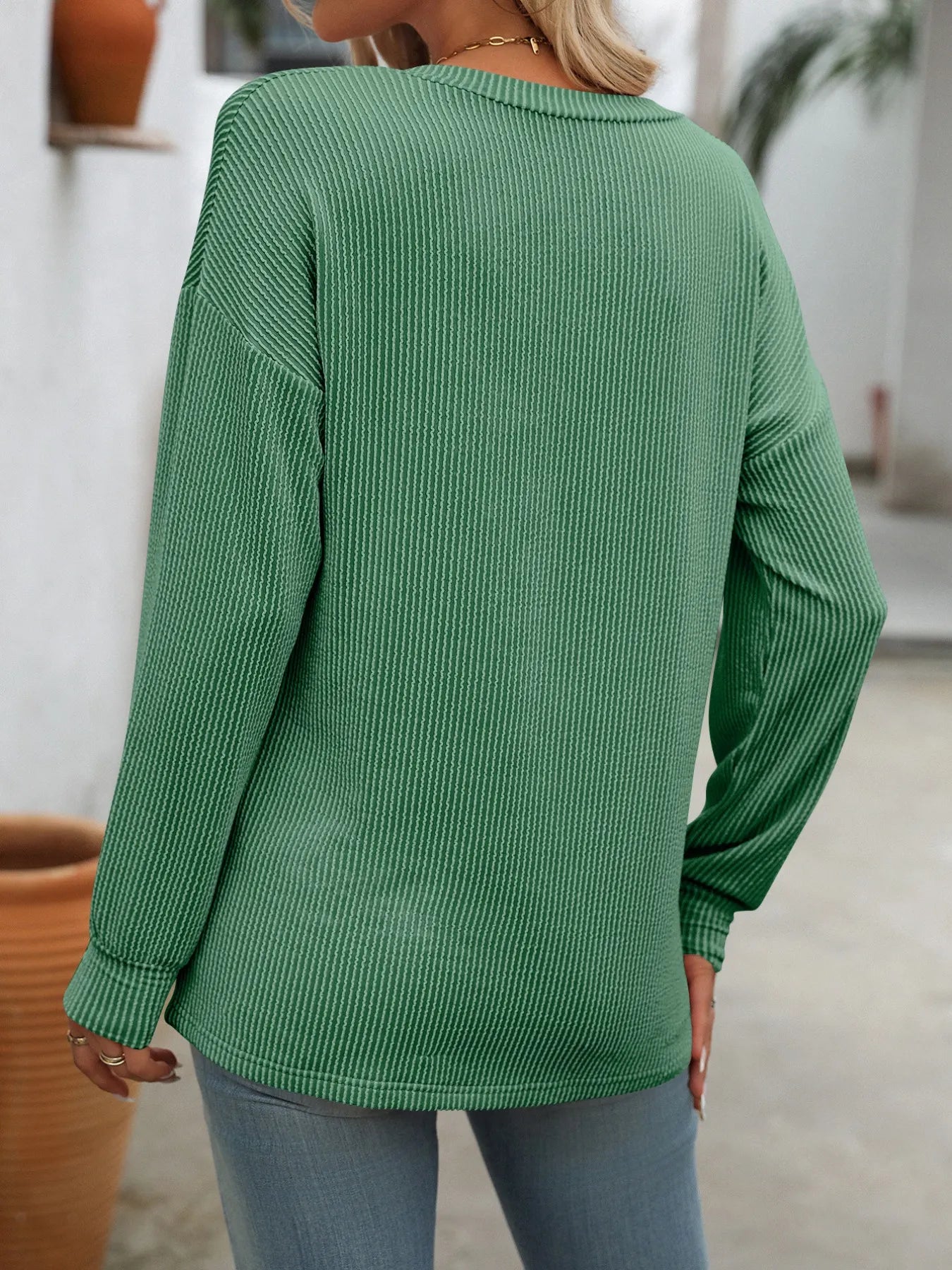 Ribbed V-Neck Long Sleeve T-Shirt 834d300e-ca86-4dfb-81ef-2f56f8ea9e6d-Max-Origin