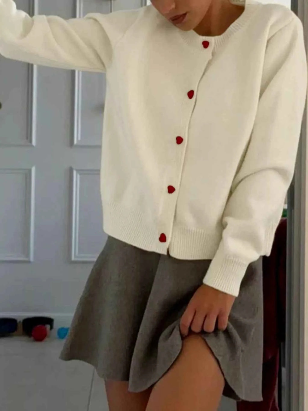 Button-Front Long Sleeve Cardigan 84b5b817-aeb4-45ff-a4dc-469e1527e2e9-Max-Origin