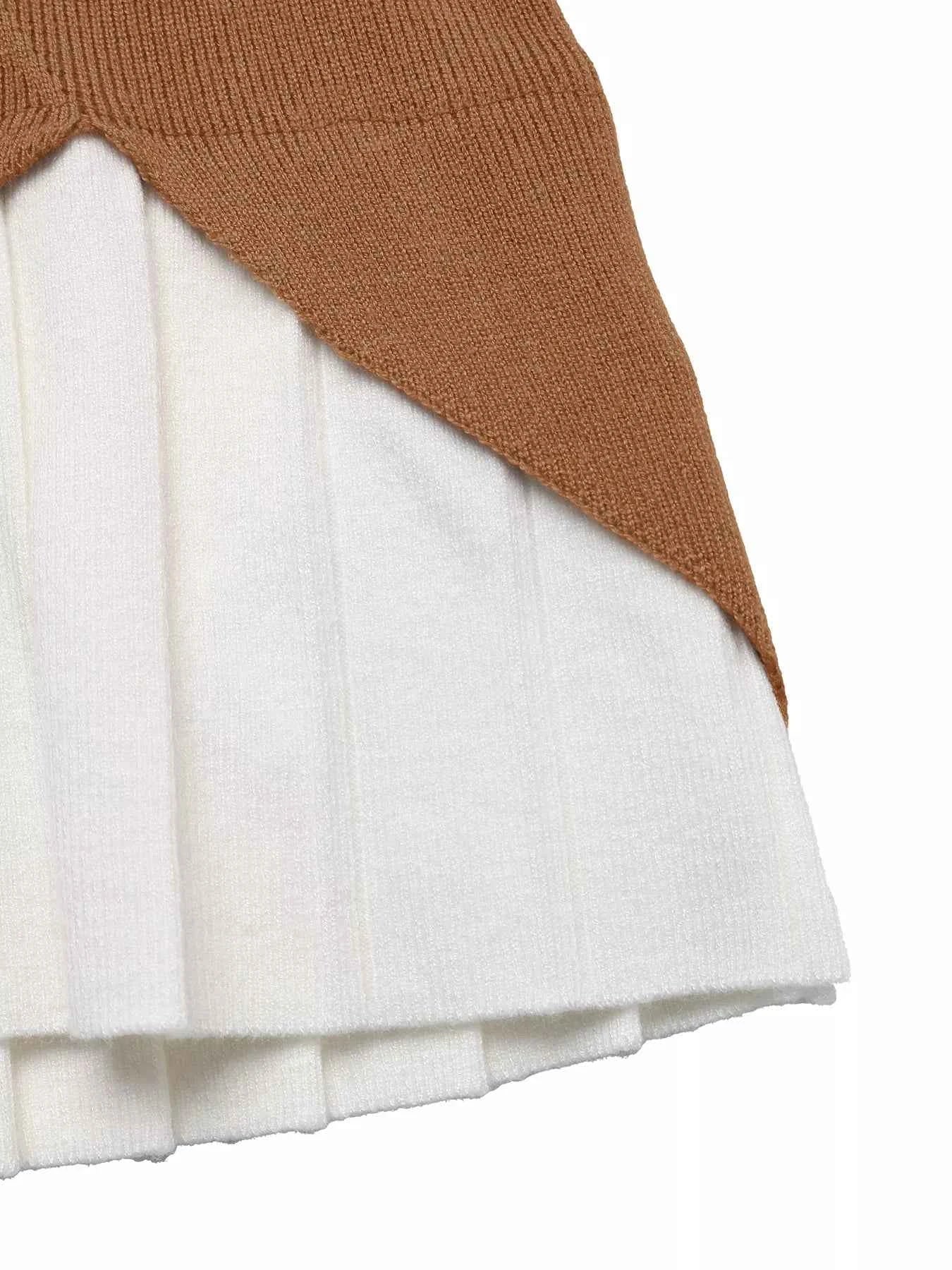 Decor Button Contrast Hem Knit Top 857cb571846d434688a6a98976964038-Max-Origin