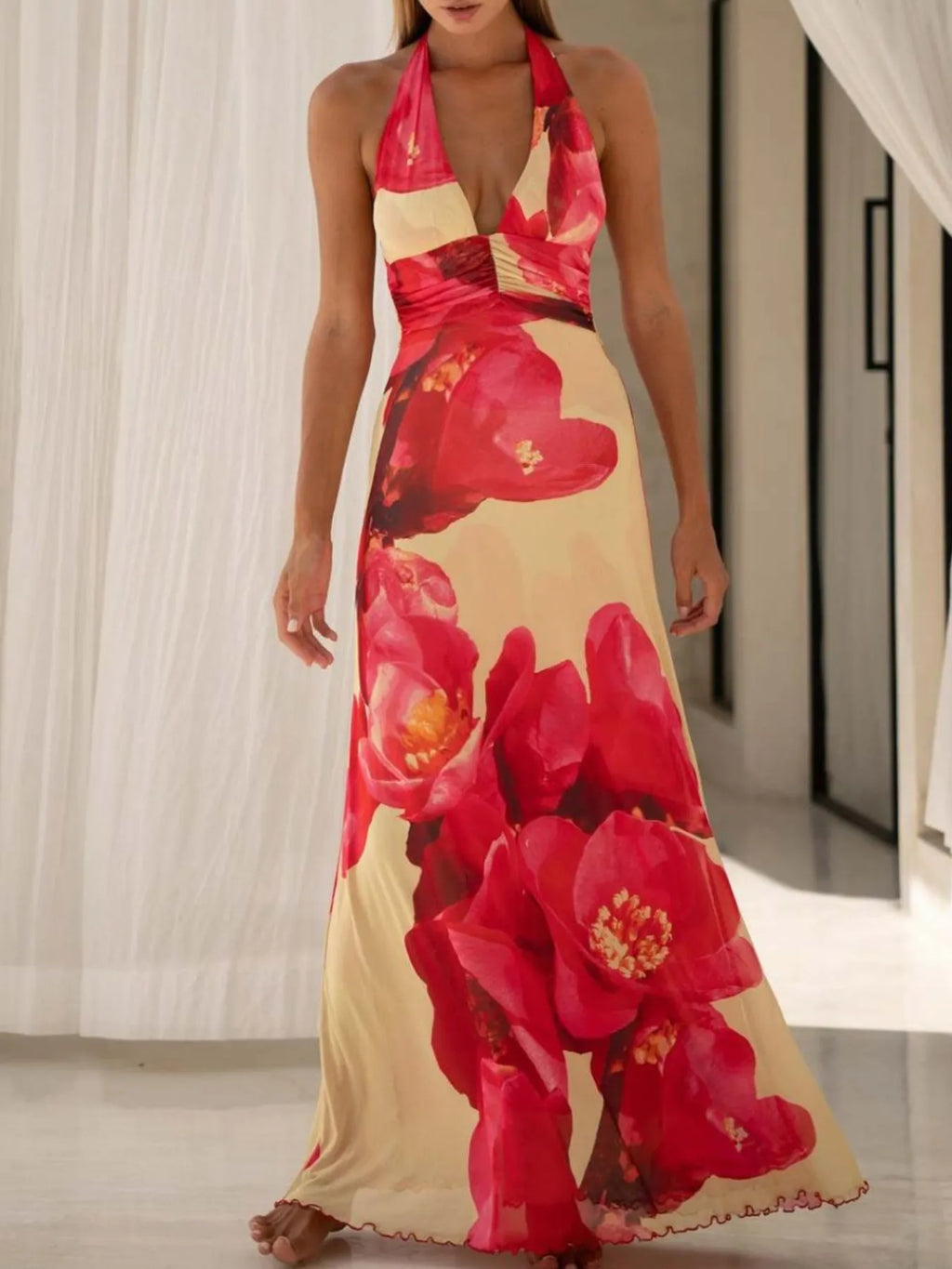Floral Halter Neck Deep V Maxi Dress 85f7917f-5217-466c-9dfe-53996019077c-Max-Origin