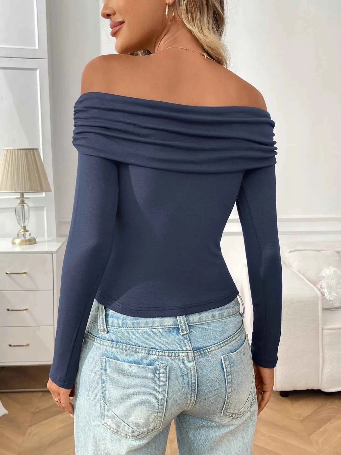 Off-Shoulder Long Sleeve Fitted T-Shirt 88137a65-d084-42c4-97e5-55f0c6852904-Max-Origin