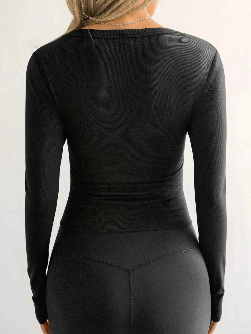 Ribbed V-Neck Long Sleeve T-Shirt 891b7e3f-53ce-4321-90c0-9f5a9977a177-Max-Origin