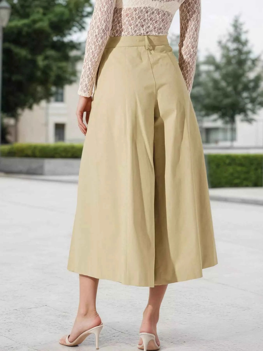 High-Waisted Pleated Wide-Leg Cropped Pants 891ee810b8c543239f0c8be5e61c5995-Max-Origin