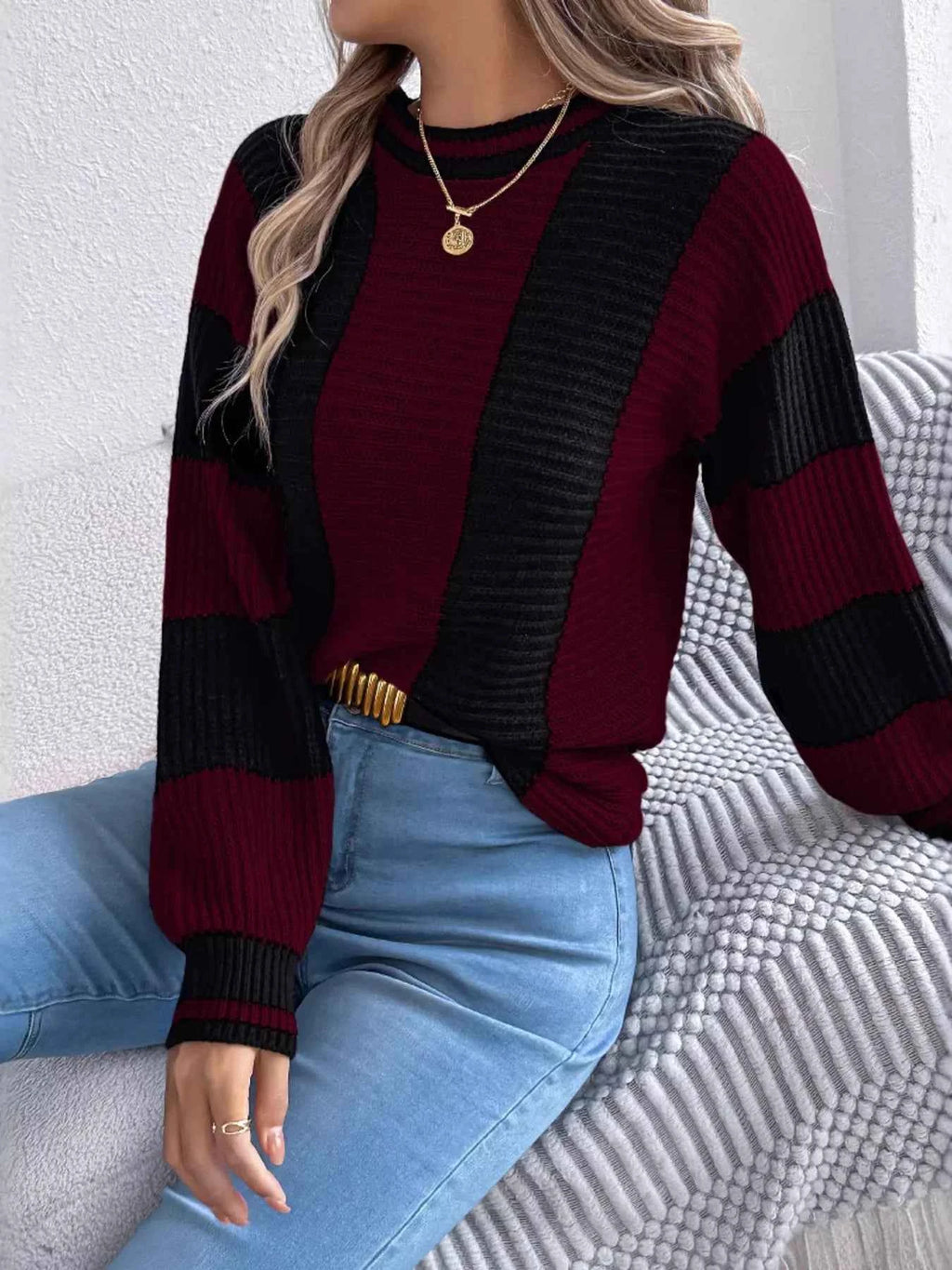 Color Block Round Neck Sweater 8977f001bc0346179d0bf5e6ea4367fe-Max-Origin