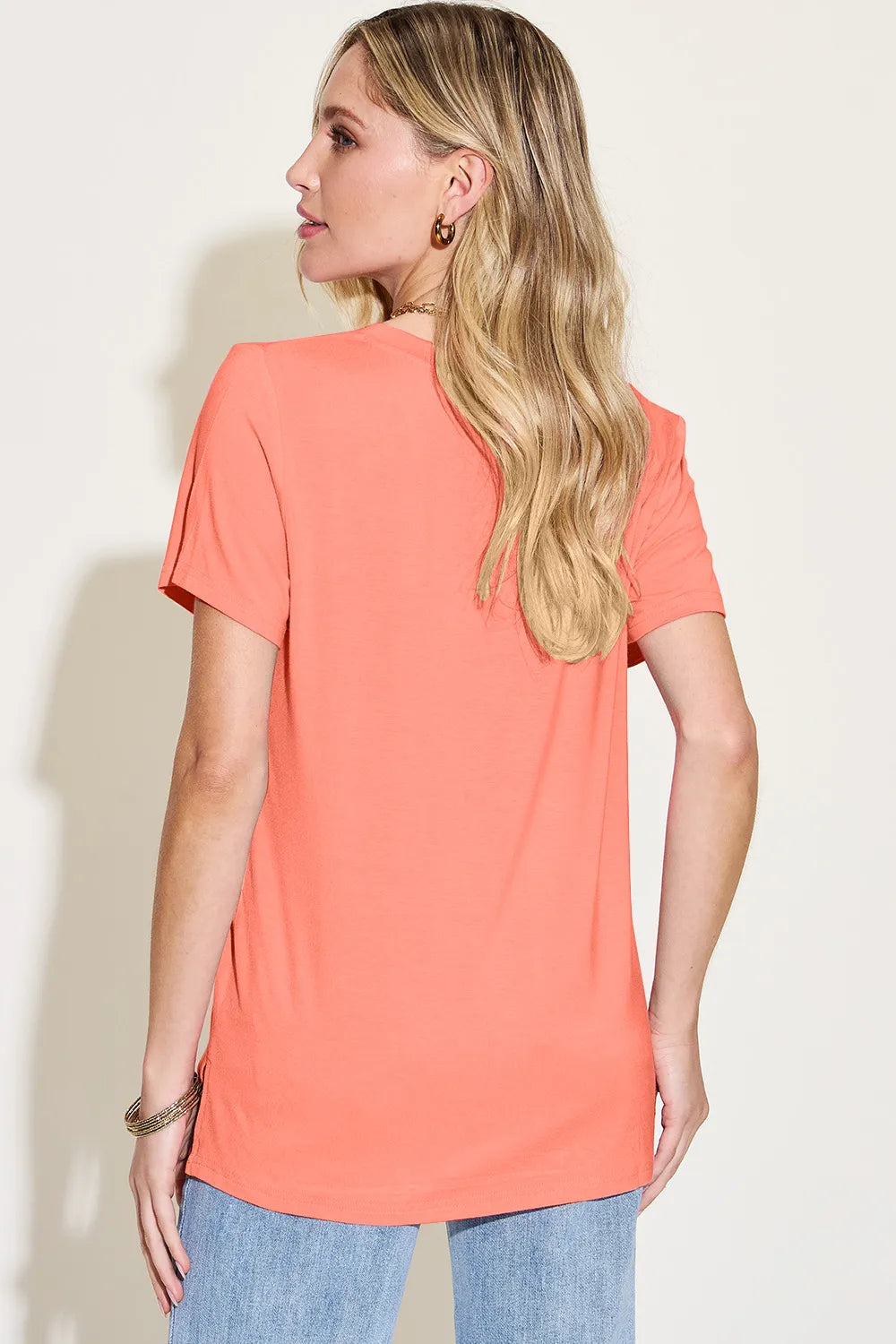 Basic Bae Bamboo Full Size V-Neck High-Low T-Shirt 8aeca7ab-11b9-43de-b53f-a59864246268-Max