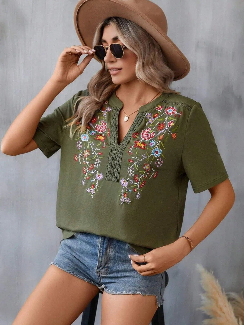 Embroidered Notched Short Sleeve T-Shirt 8b854f74-e923-4cd3-b606-a5d9eee04597-Max