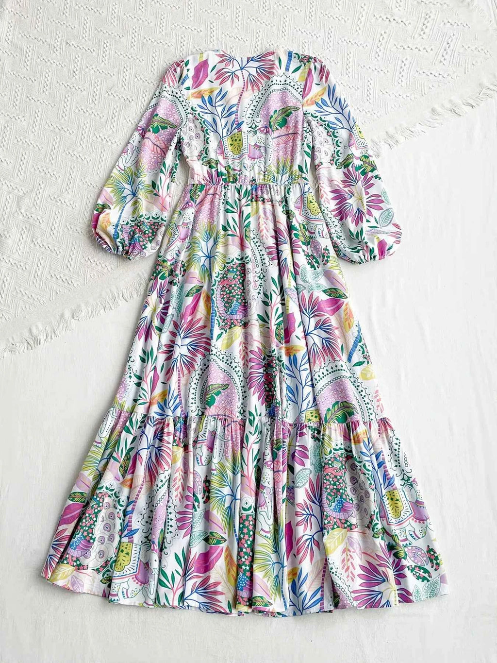 Lace Detail V-Neck Balloon Sleeve Dress 8c2b1eb8-2d93-4a26-9355-c82c9bf6c17a-Max-Origin