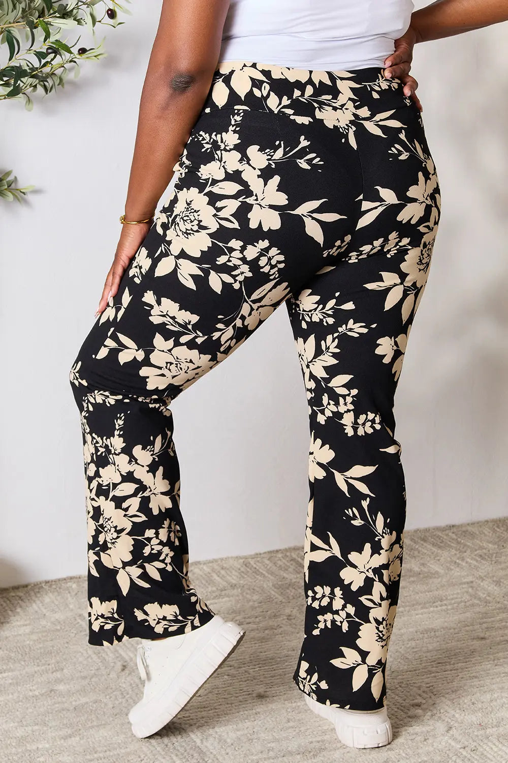Heimish Full Size High Waist Floral Flare Pants 8c4199201e0240a99c714dc12f1a8fc1-Max