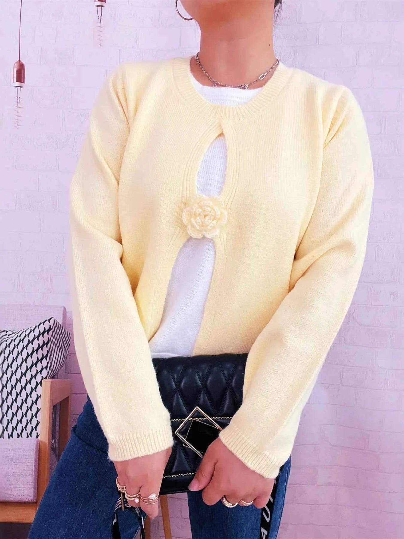 Flower Contrast Round Neck Sweater 8c7233ccd0c748bba4193f0faa2898c2-Max-Origin