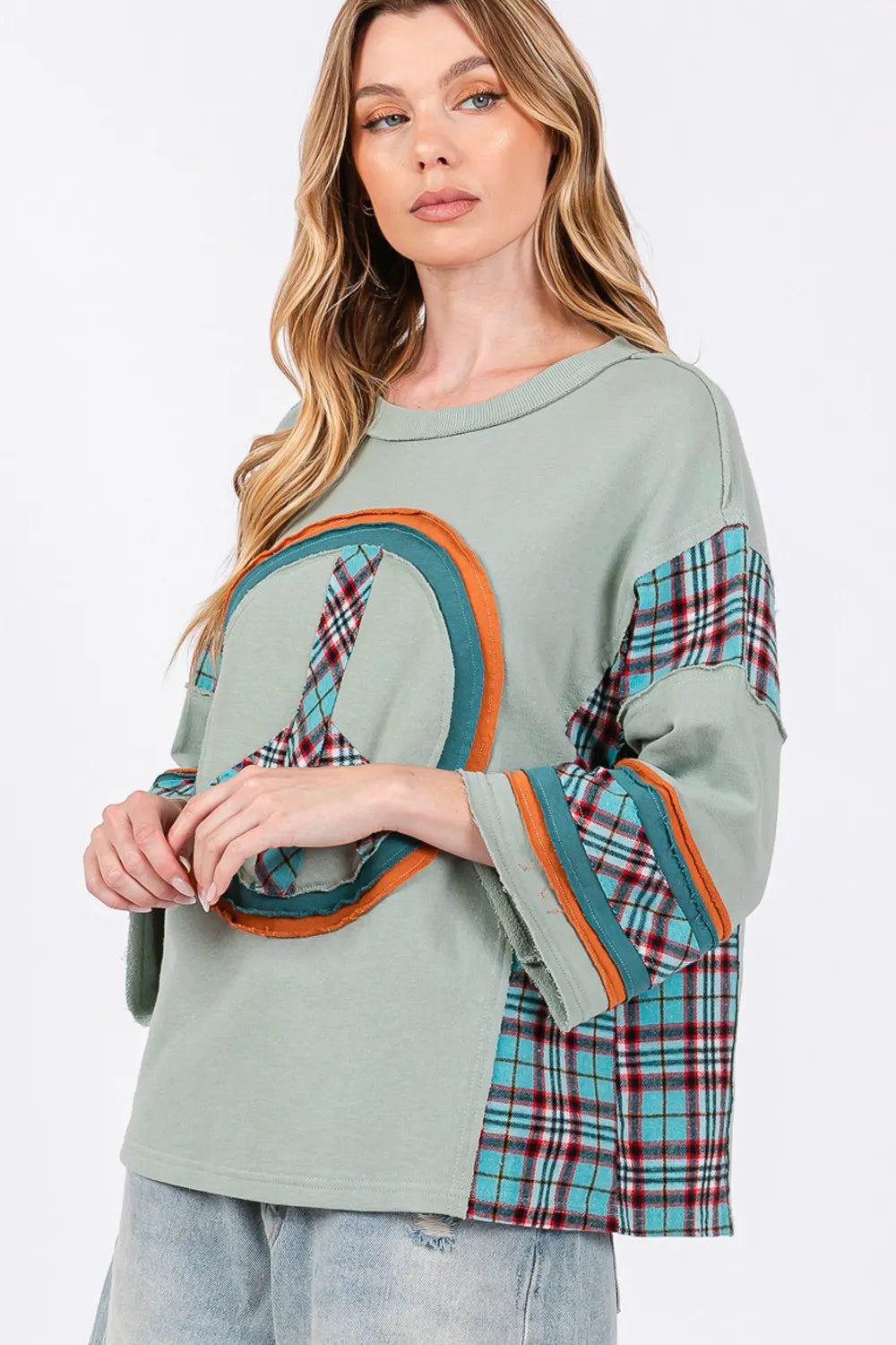 SAGE + FIG Peace Applique Patch Contrast Plaid Top 8cee629d-645e-4a3f-94be-cdab224289c0-Max