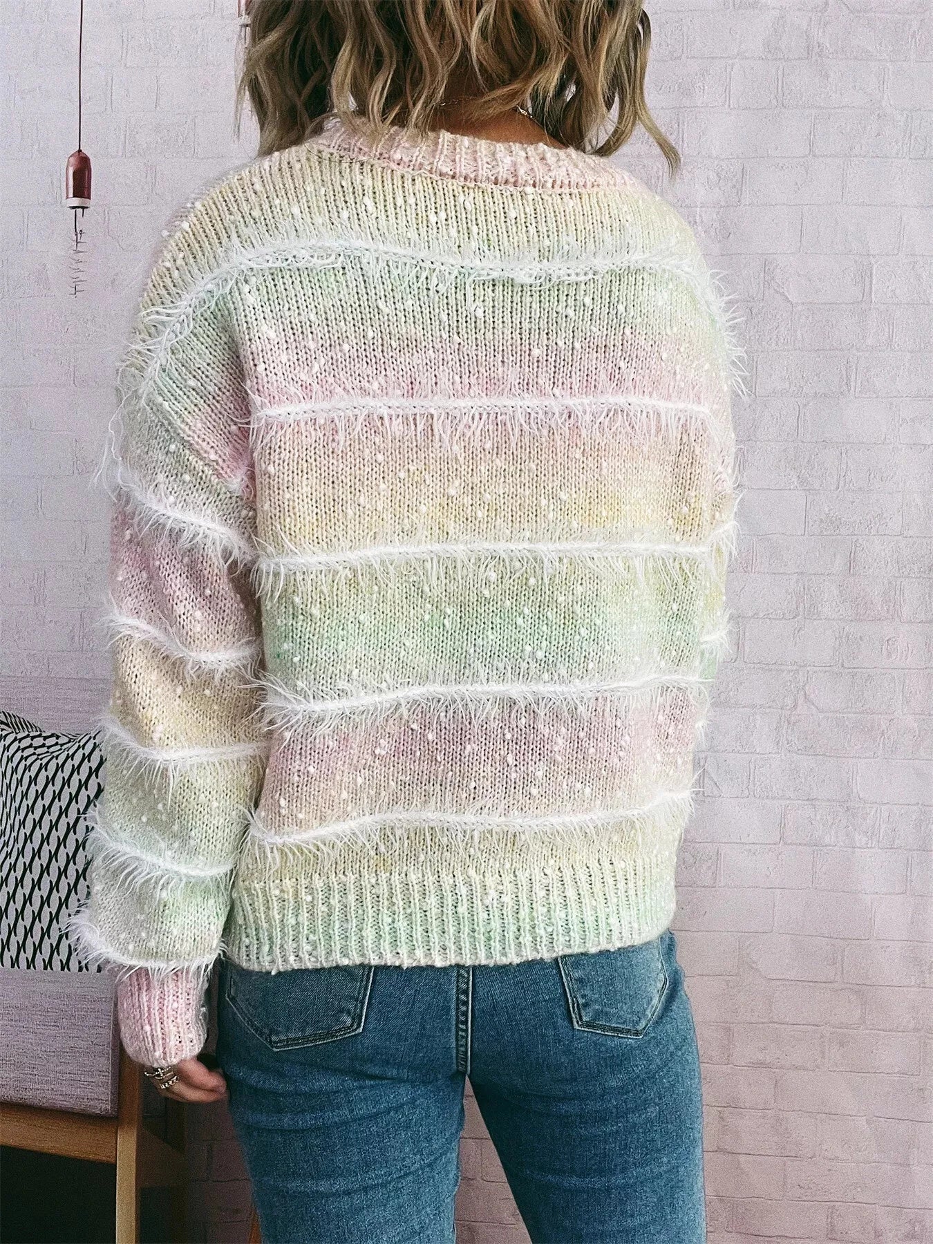 Gradient Striped Round Neck Sweater 8cf31659364947afbbf42fc440a6b626-Max-Origin