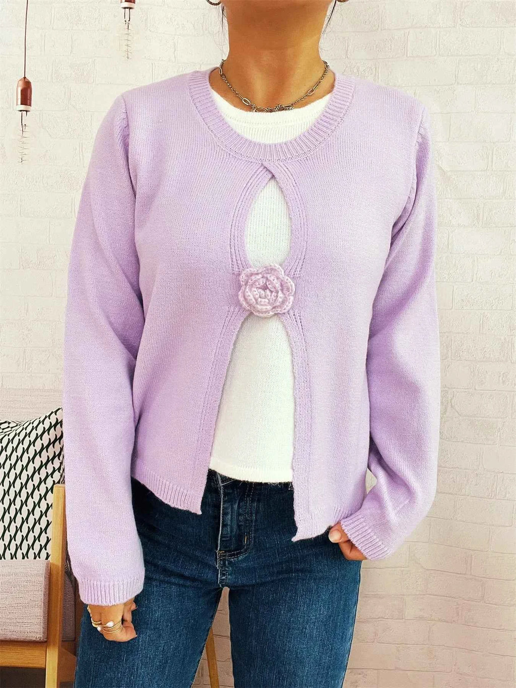 Flower Contrast Round Neck Sweater 8e6dd0032469426e85e6128e7b7accaf-Max-Origin
