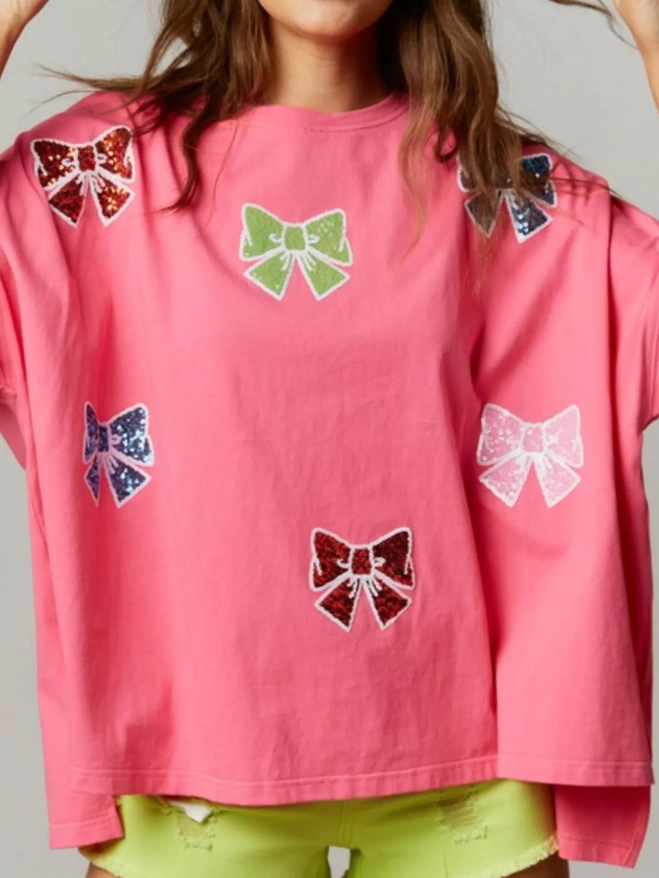 Sequin Bow Round Neck T-Shirt 8ea5d827-8059-40ca-b6b2-b40c7aff609f-Max-Origin