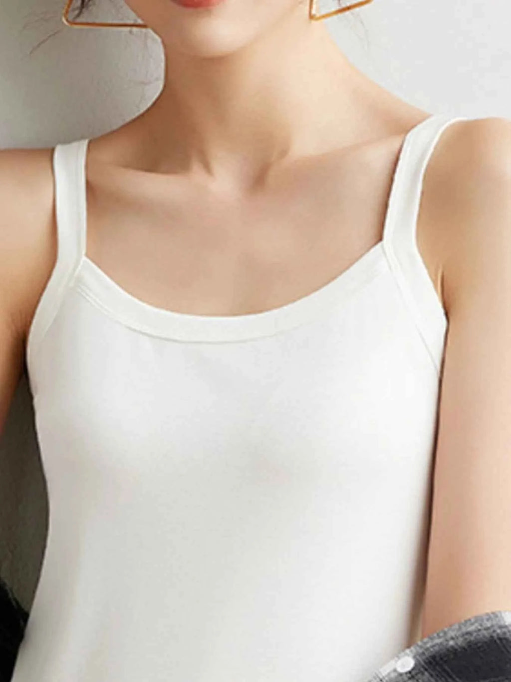 Plus Size Scoop Neck Tank Top 8ec28cb3-41bf-4b67-8429-31dd01453a84-Max-Origin