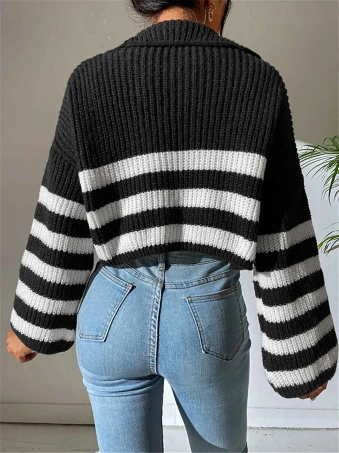 Striped Half Zip Cropped Sweater 8f33d8e8063e4a4d845bce867fa86051-Max-Origin