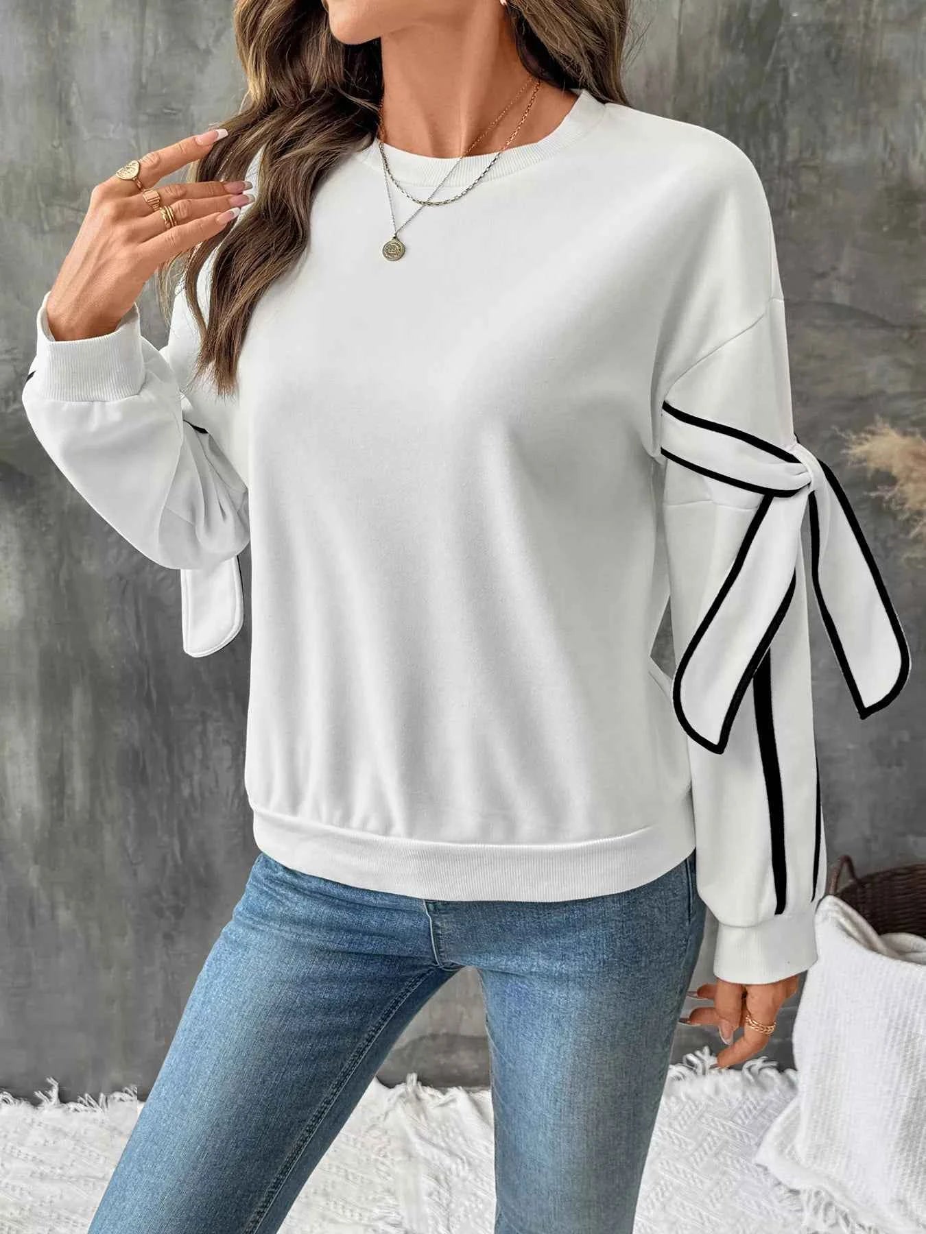 Side Striped Round Neck Sweatshirt 90b04b699e4940739d1d3701ea4aa542-Max-Origin