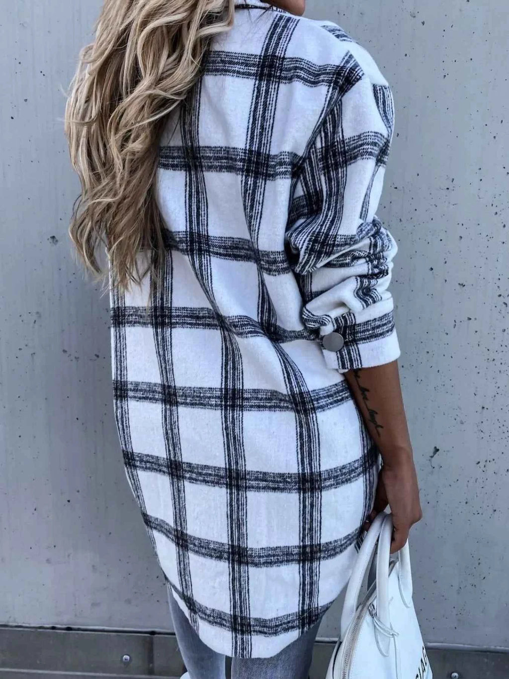 Oversized Plaid Button-Up Longline Shirt 91d9b0f4-5c0a-45d4-b829-9185591fc94b-Max-Origin