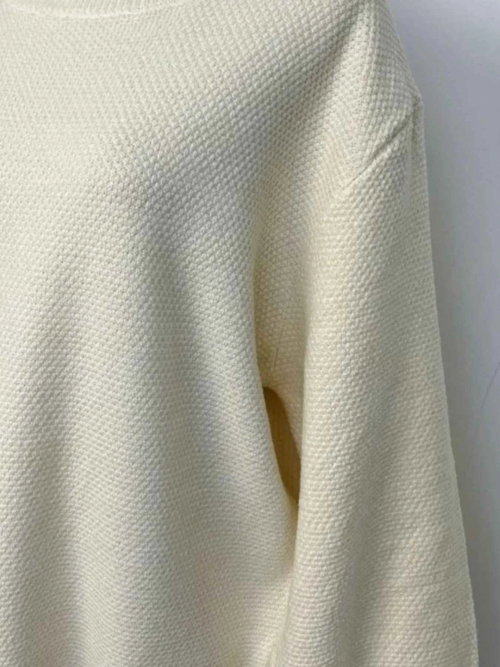 Round Neck Long Sleeve Sweater 936c4719-2dfc-4439-9ff9-3a7593d342ac-Max-Origin