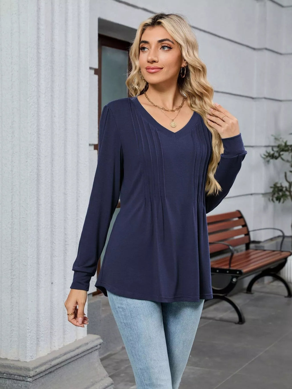 V-Neck Long Sleeve Relaxed Fit T-Shirt 93894aef651f45f5a4ca0ce2221baa94-Max-Origin