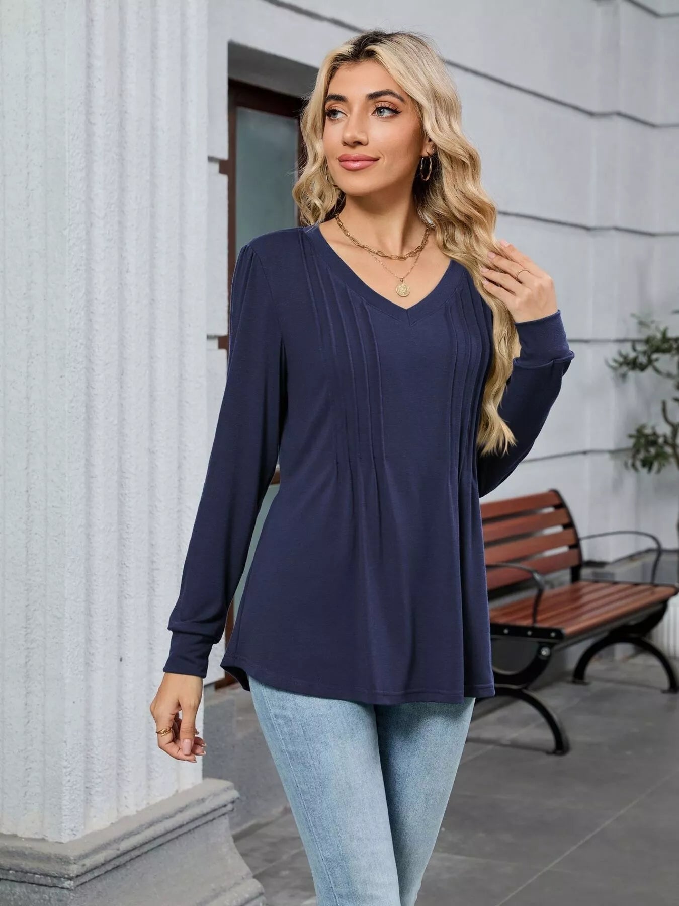 V-Neck Long Sleeve Relaxed Fit T-Shirt 93894aef651f45f5a4ca0ce2221baa94-Max-Origin